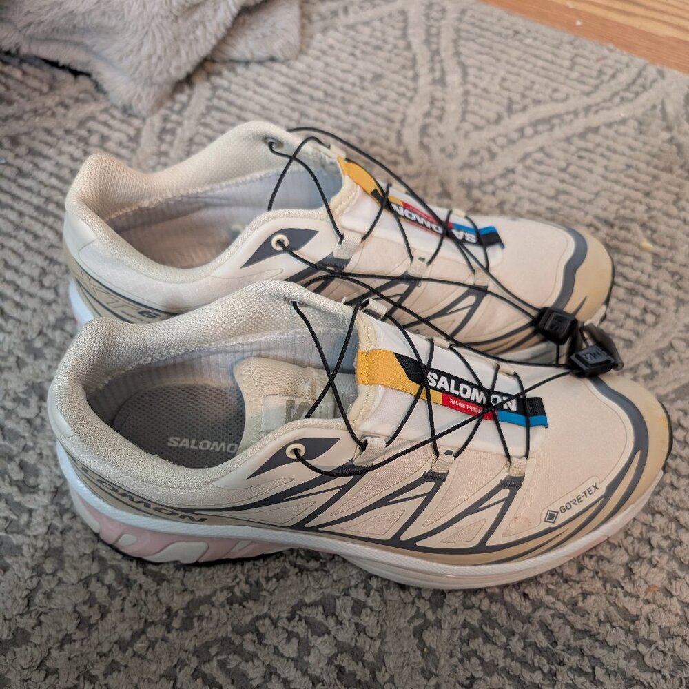 Salomon womens size 8